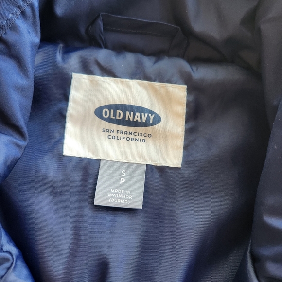 Old Navy quilted blue vest - Picture 9 of 9